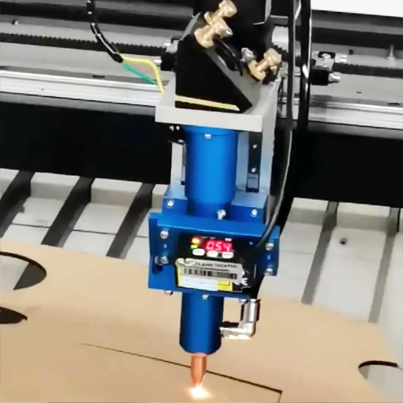 激光切割—非金屬隨動(dòng)頭切割木板